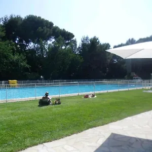 https://bel-appartement-avec-piscine-proche-des-plages.fr-provencehotel.com